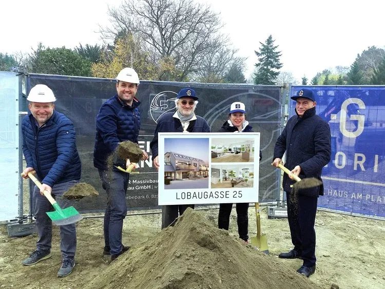 Projektteam beim Spatenstich in der Lobaugasse 25