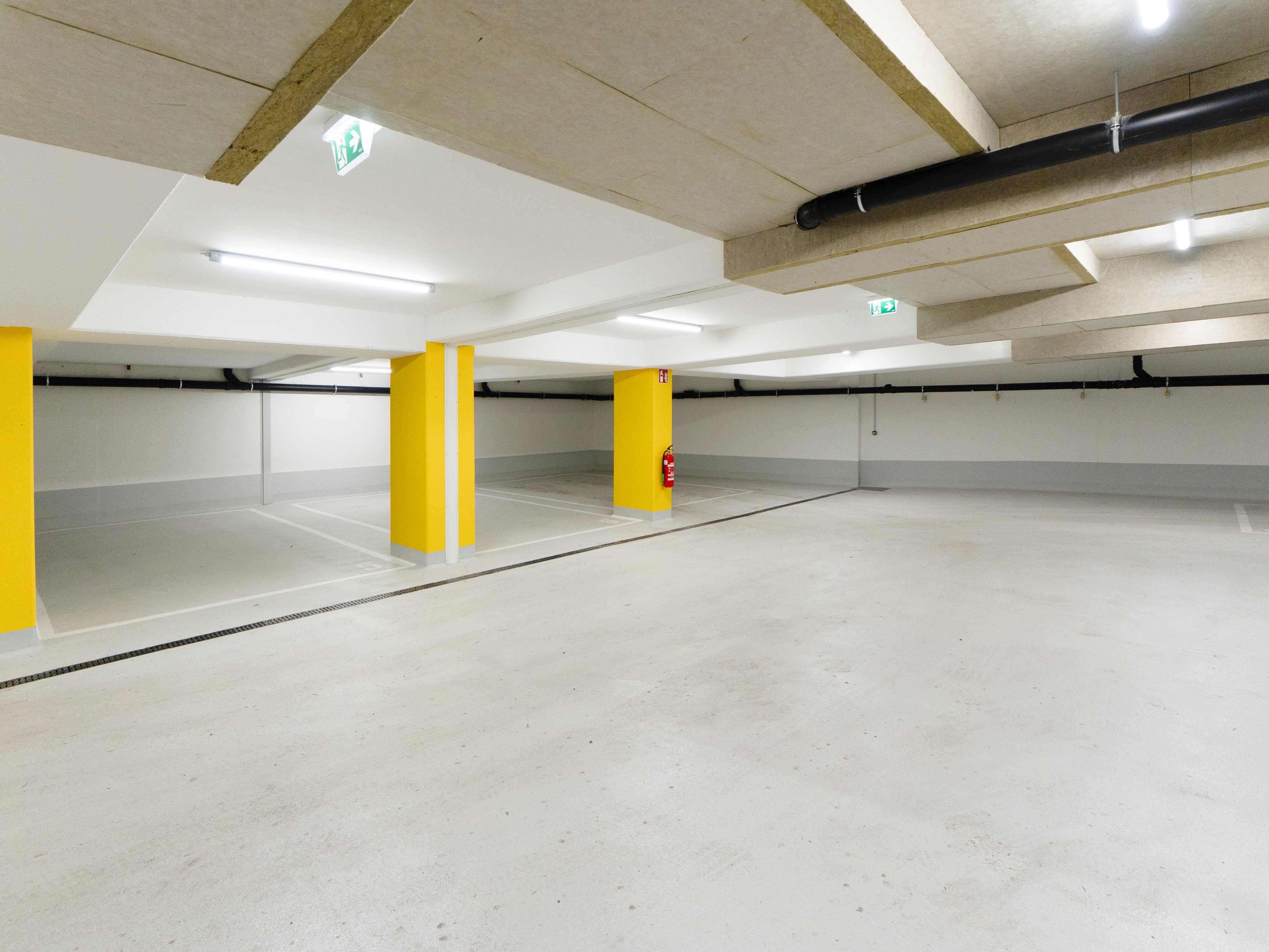 Garage Parkplatz mit extra Breite