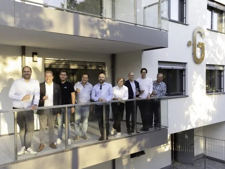 Projektteam bei der Gleichenfeier in der Pastorstraße 21 in 1210 Wien
