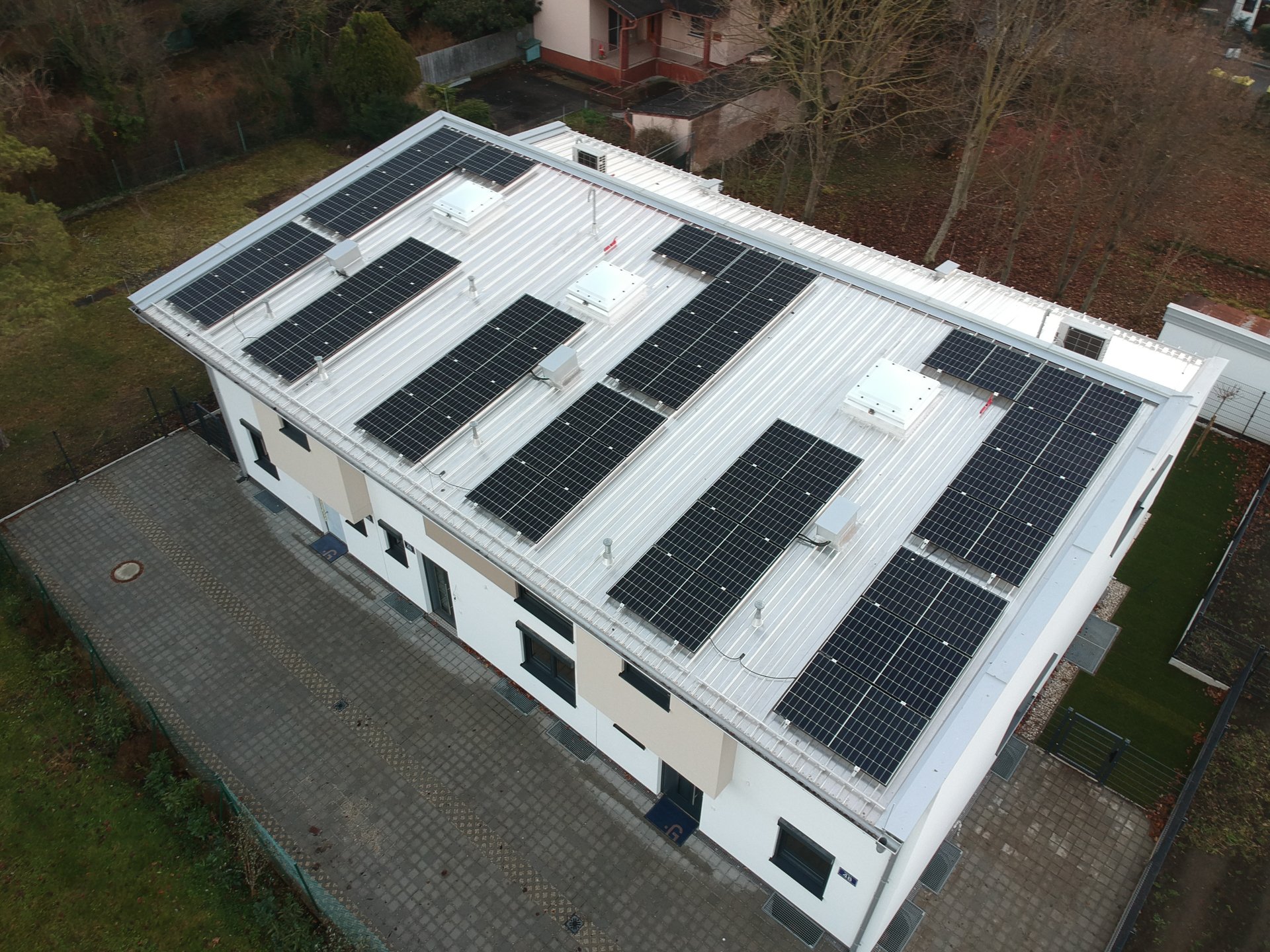Photovoltaik Komplettpaket auf Glorit Häusern