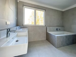 Badezimmer von Algenweg 40 Haus 1