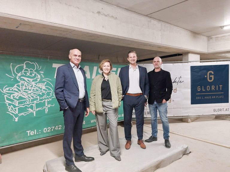 Projektteam bei Gleichenfeier in der Brabbeegasse 43